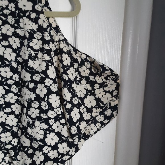 New with Tag Ralph Lauren Navy Floral Cold Shoulder Dress Size 10 - Picture 7 of 10